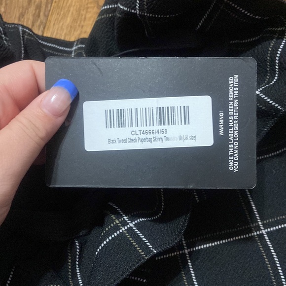 PrettyLittleThing Black Tweed Check Paperbag Skinny Pant - Picture 5 of 5